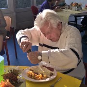 eten in het buurthuis buurtcentrum