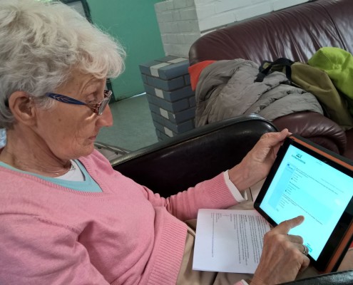 seniorwebhaarlem geeft tablet cursus in buurtcentrum samenmetdebuurt haarlem