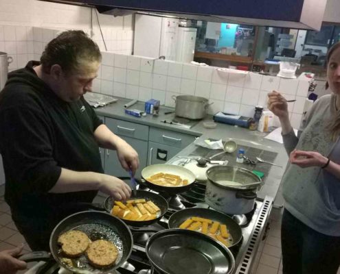 koken in de keuken buurthuis